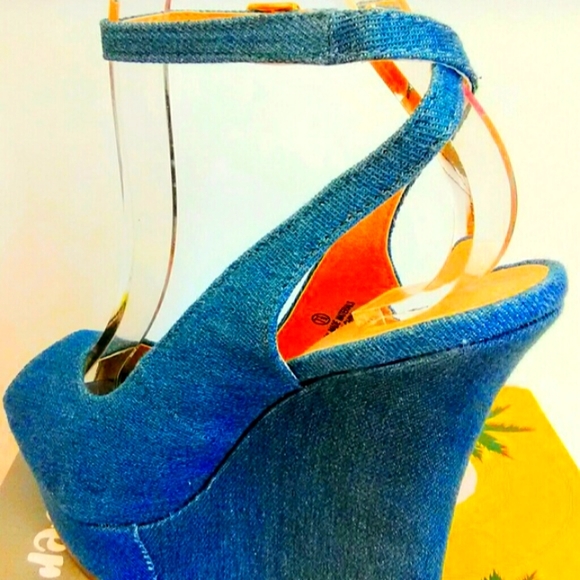 NEW! CUTE! Blue Denim Wedge Heels! - Picture 5 of 7